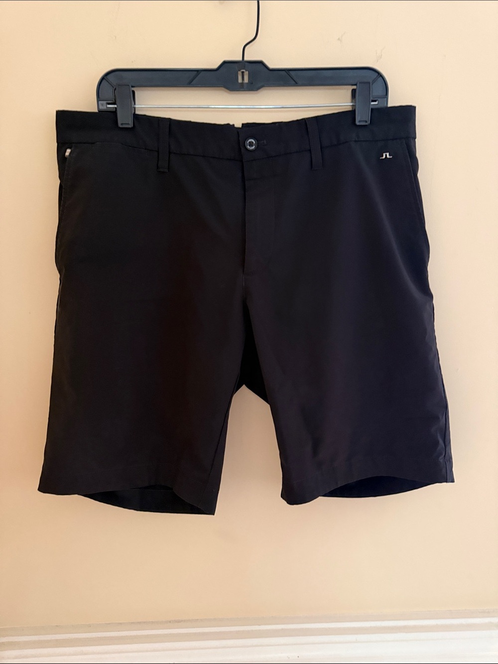J.Lindeberg Black Flat Front Performance Shorts‎ Size 34'